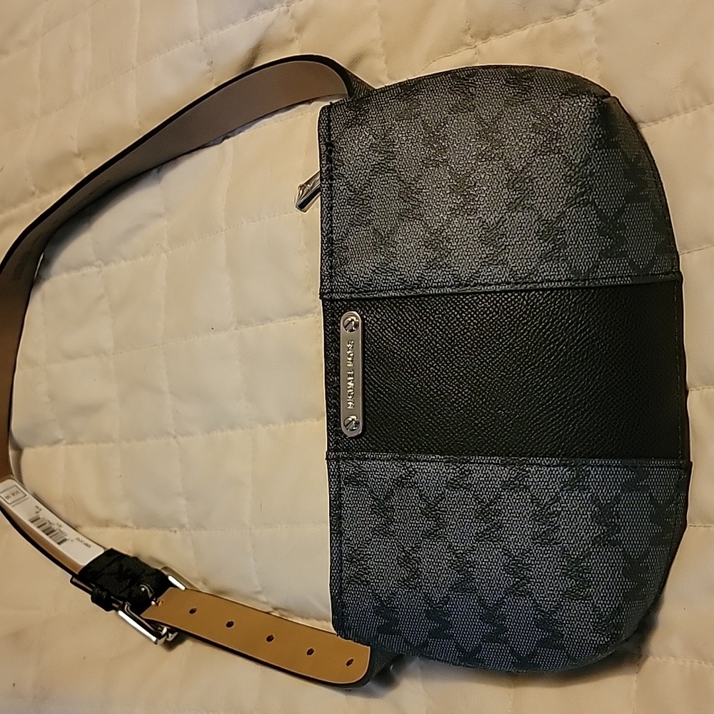 Michael Kors Clutch